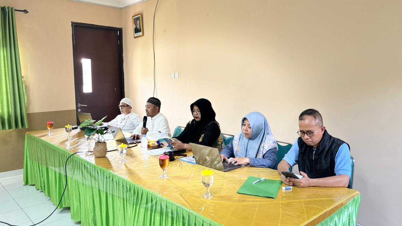 MTs Negeri 2 Jakarta Gelar Rapat Dinas Bulanan untuk Perkuat Sinergi dan Tingkatkan Kualitas Pelayanan Pendidikan