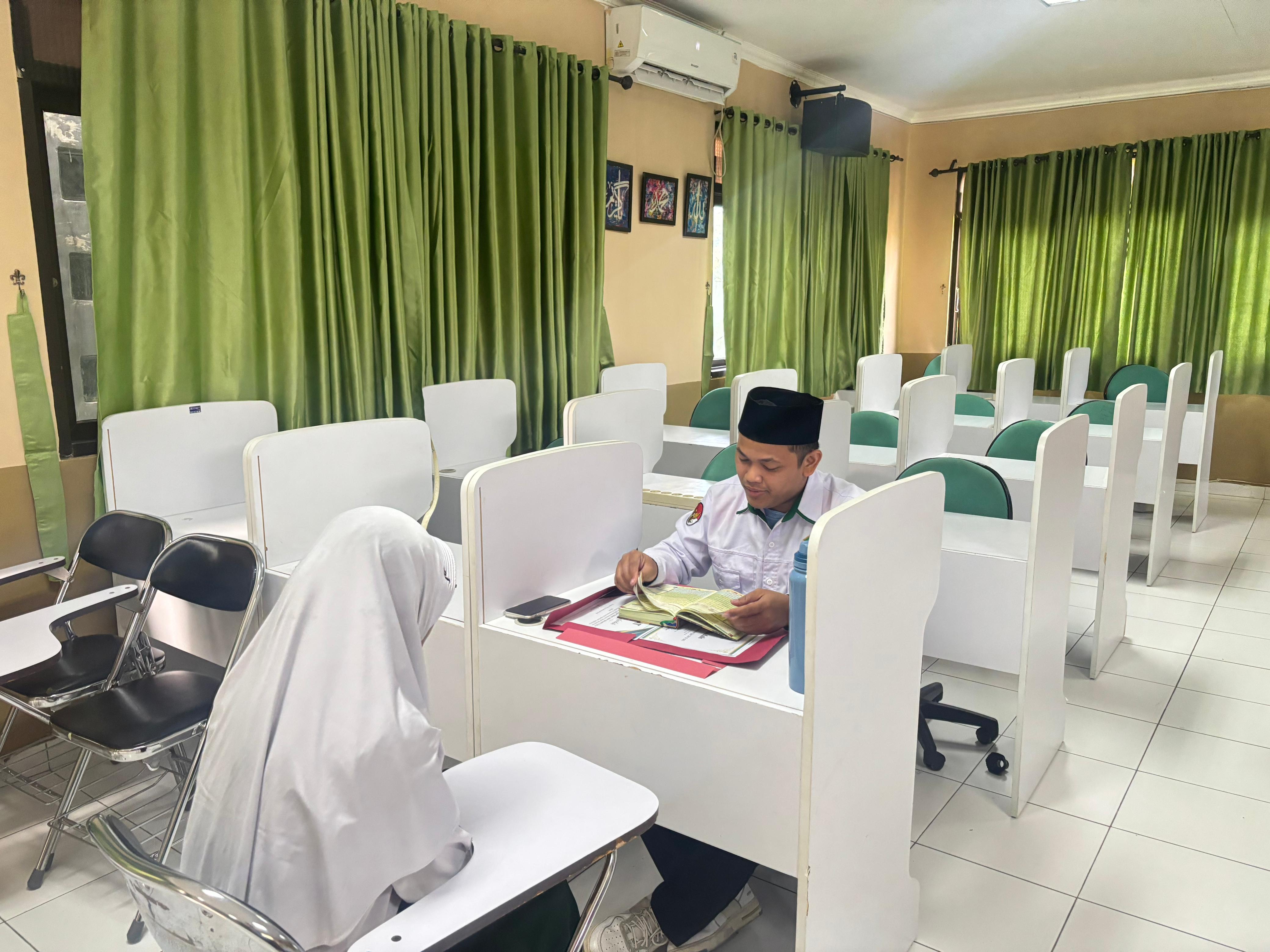 MTs Negeri 2 Jakarta Laksanakan Tes Jalur Tahfidz PPMBM Tahun Ajaran 2026/2027