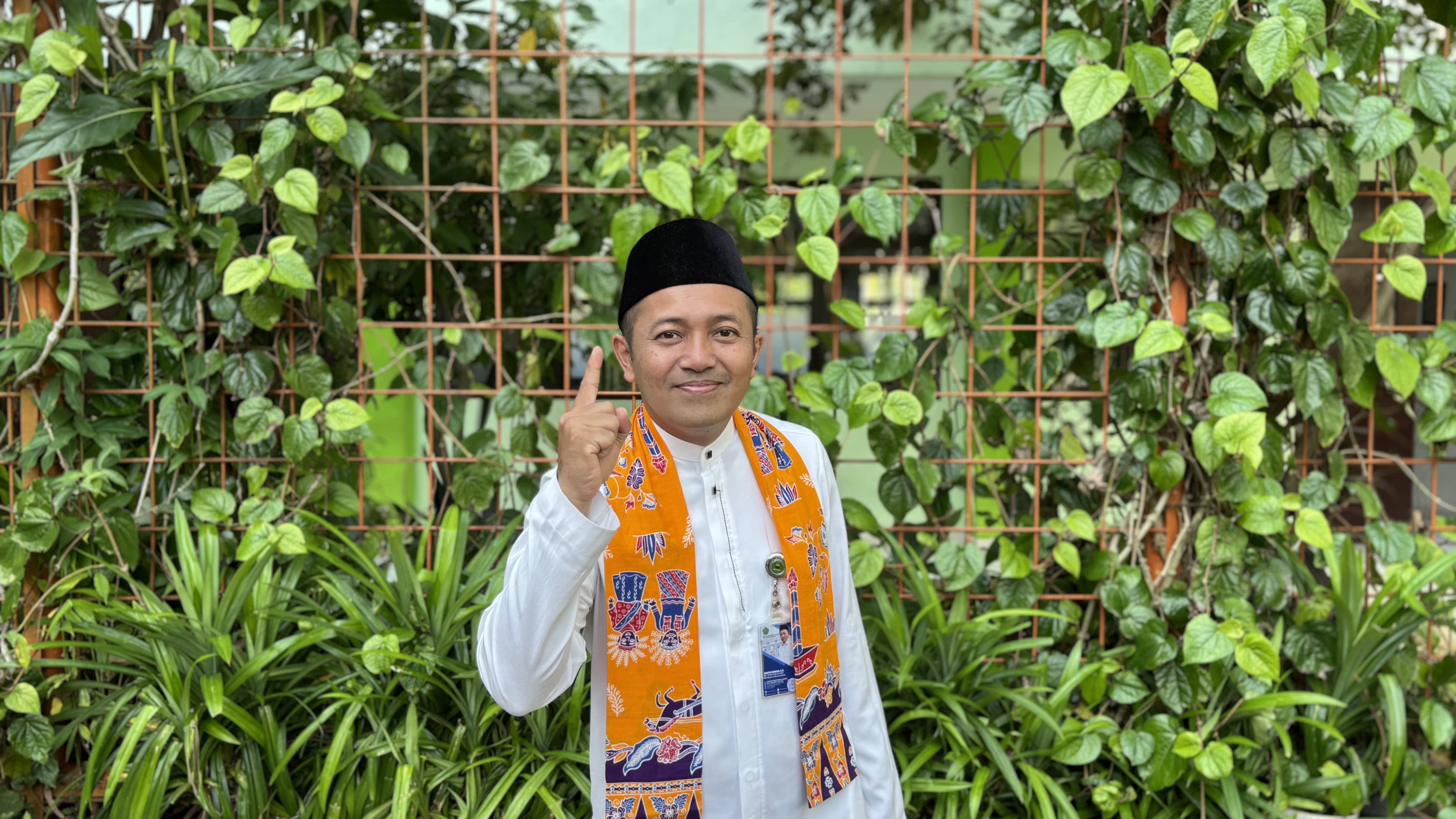 H. Taufik Husen ,S.S., M.Pd